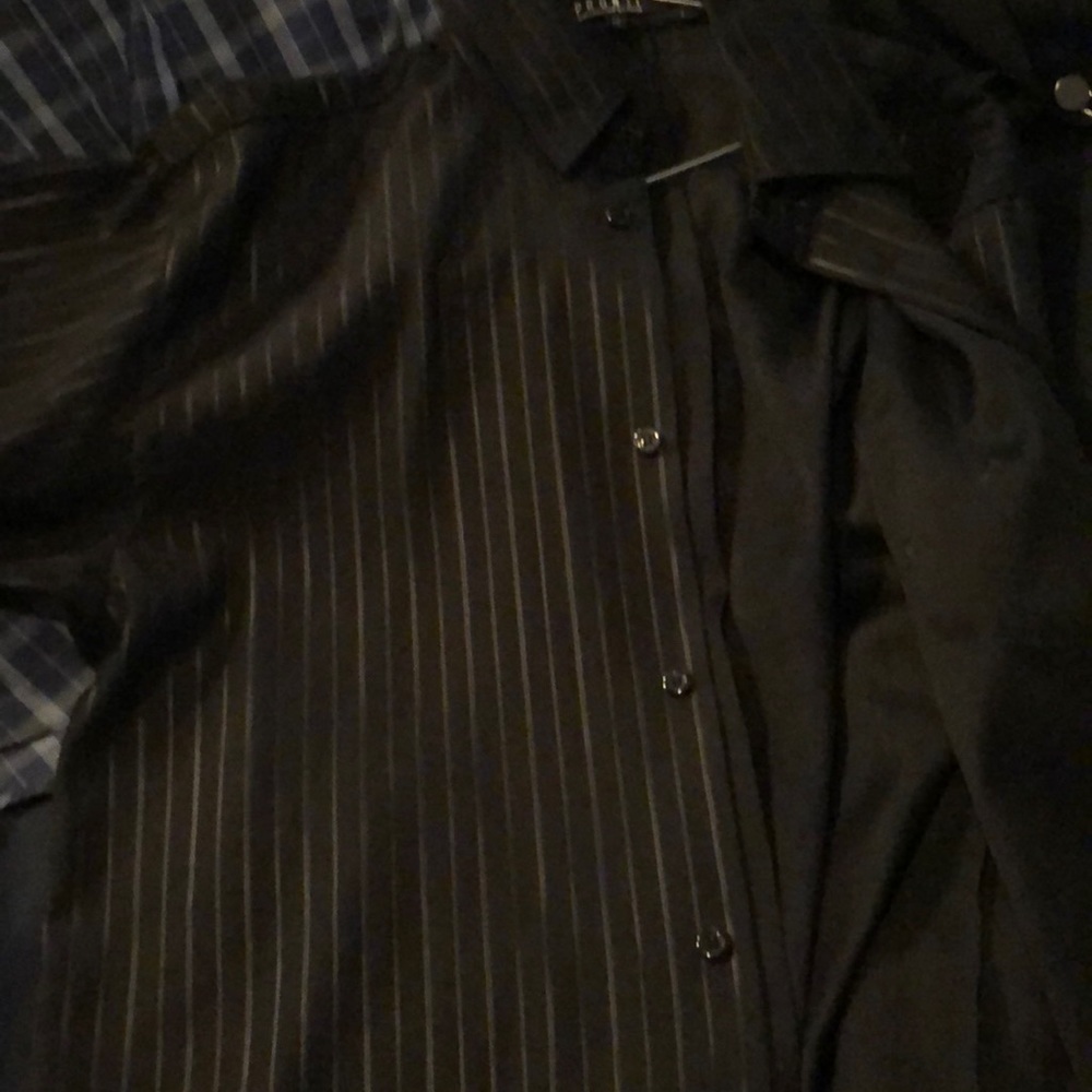 Button downs - Picture 4 of 8